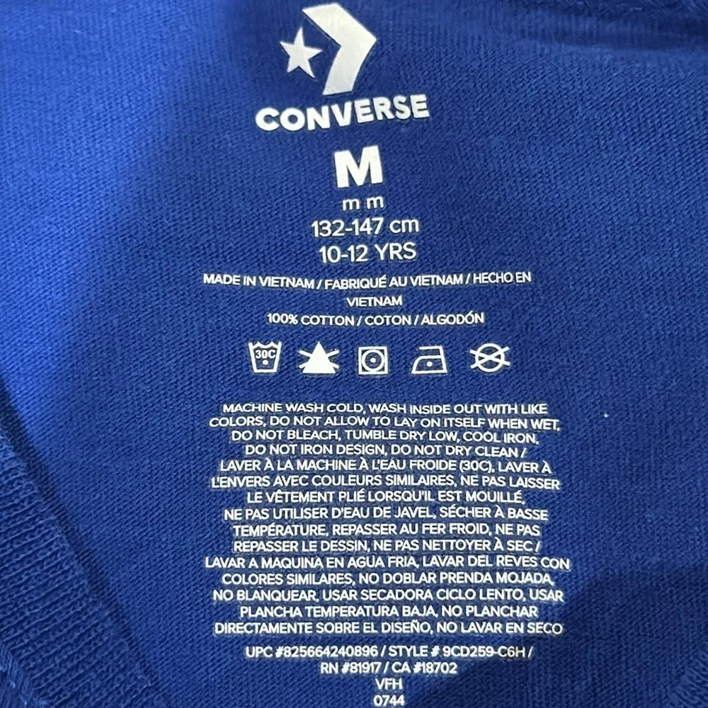 Converse size medium